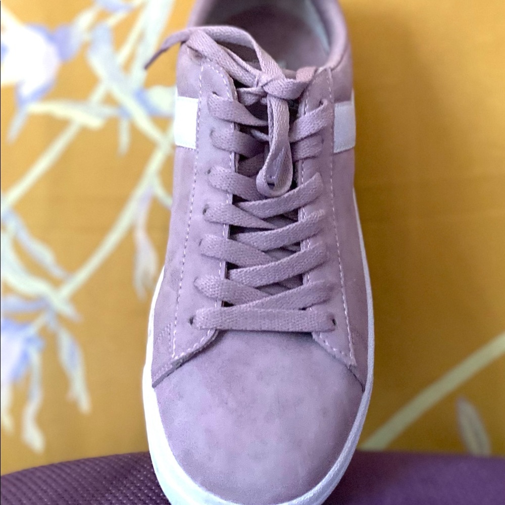 Pony shoes